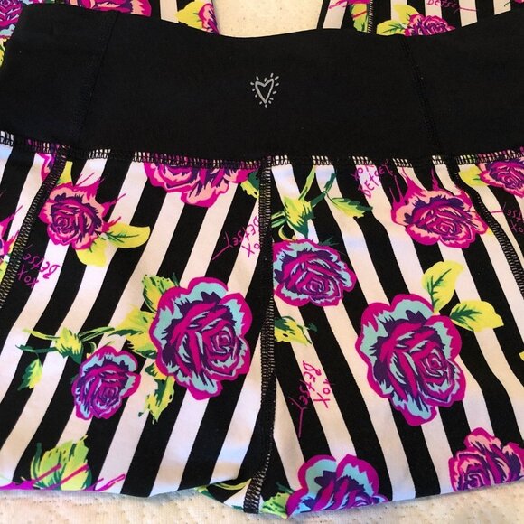 Betsey Johnson Rose Print Women’s Sz Xtra SM Activewear Athletic Leggings Yoga - Picture 8 of 8